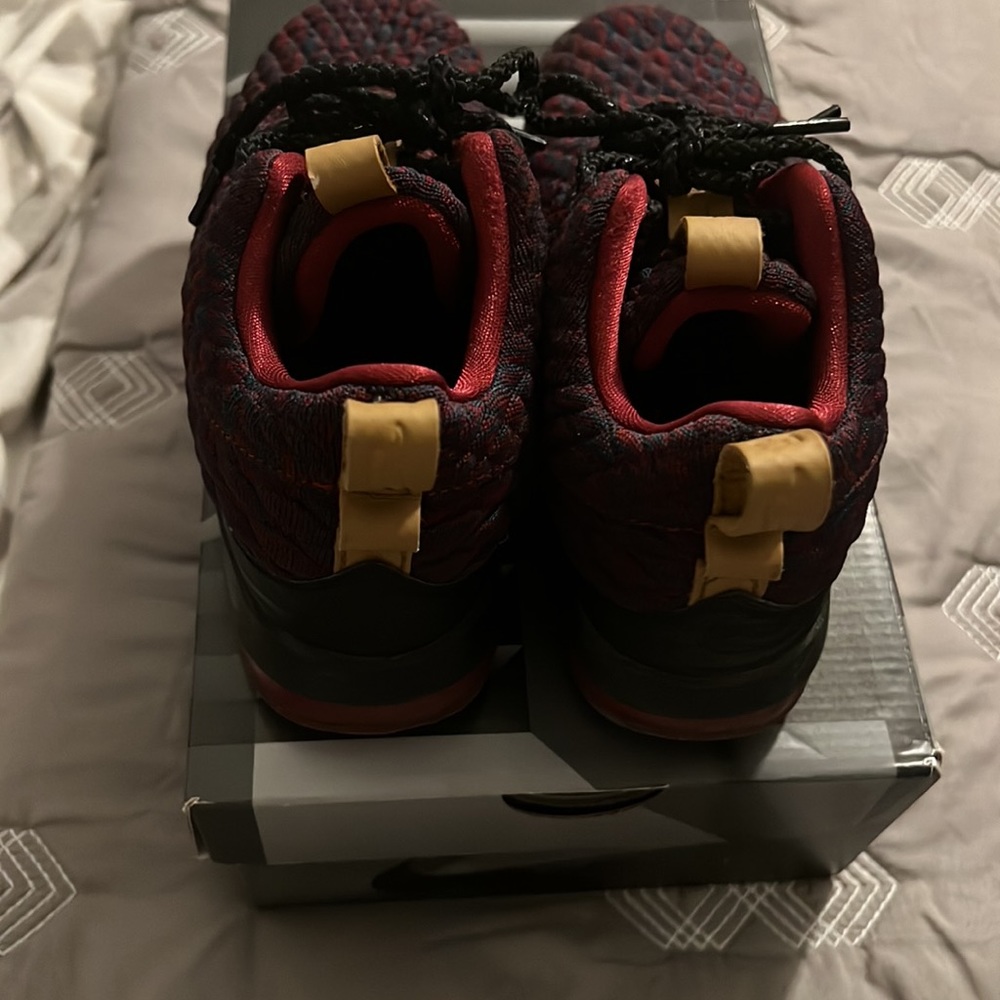 Lebron XV - Picture 3 of 6